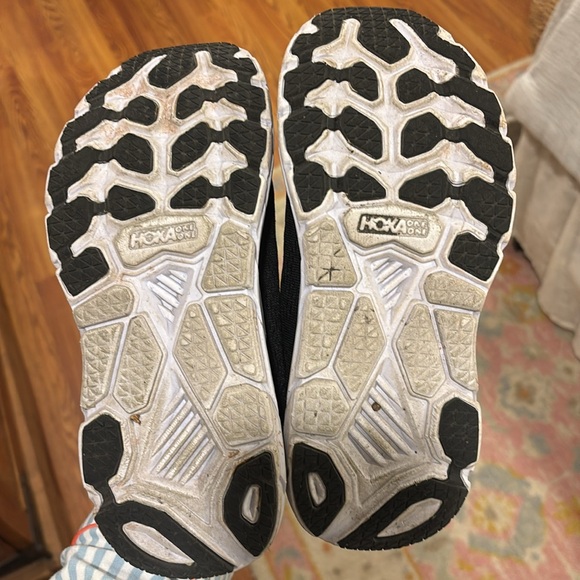 Hoka Clifton 7 Black/White Size 6 - Picture 3 of 3